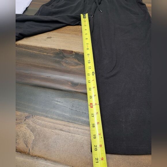 Set of 3 Pieces Tek Gear Capri Pants & Pinter T-shirt + Apt.9 Lavender T-shirt M - Picture 9 of 15